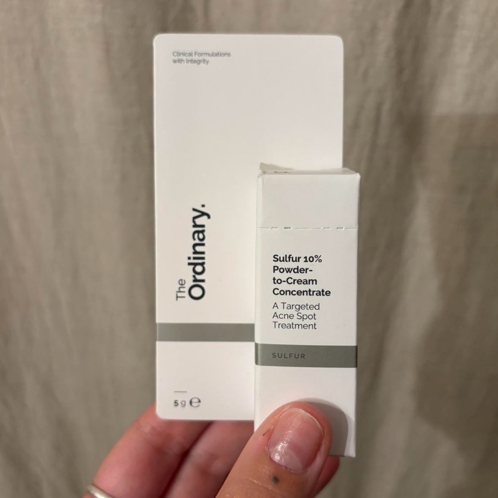 The Ordinary Sulfur 10% Acne Treatment - White and Gray